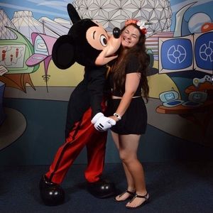 Meet your Posher, Laura